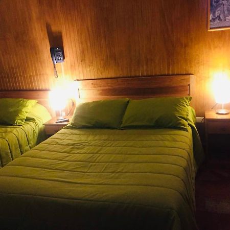 Hostal Chalet Las Violetas 蓬塔阿雷纳斯 外观 照片
