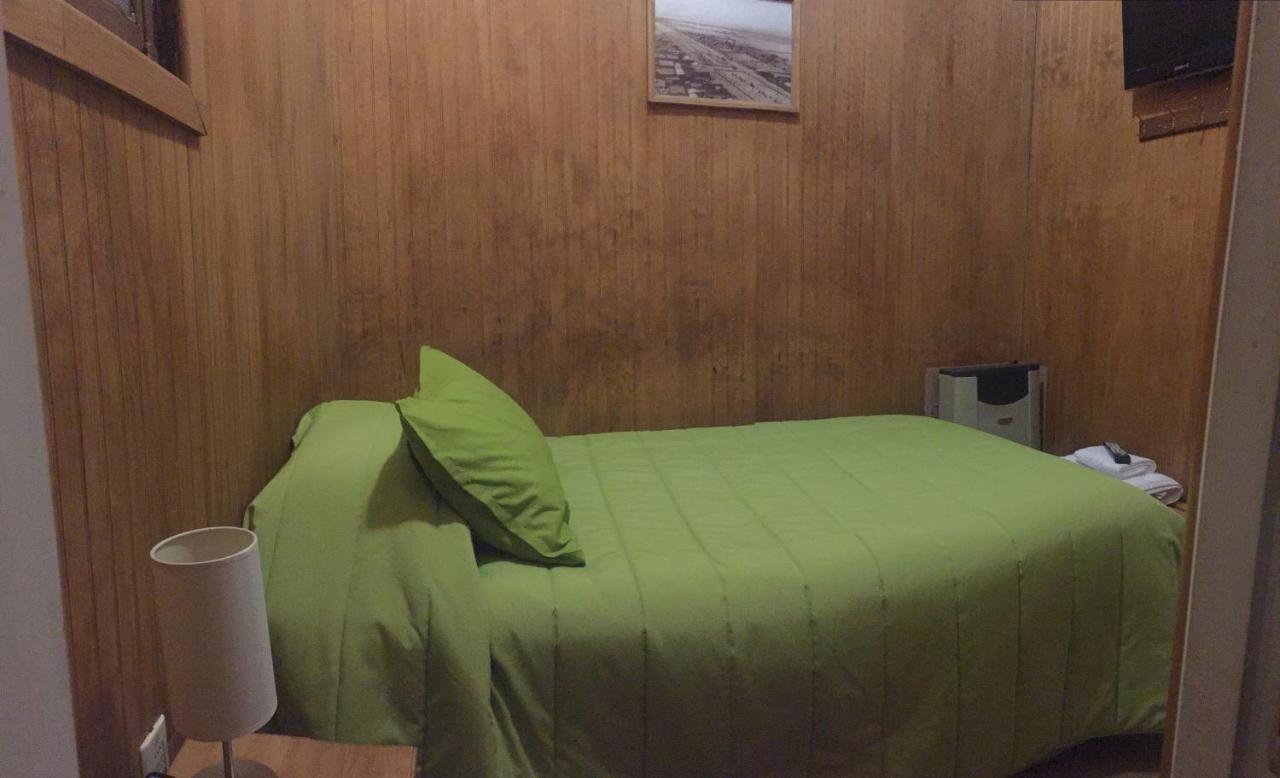 Hostal Chalet Las Violetas 蓬塔阿雷纳斯 外观 照片
